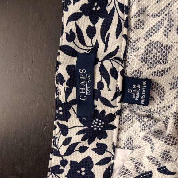 Chaps Stretch Navy & White Floral Mini Skirt, Size 6 - Picture 5 of 6